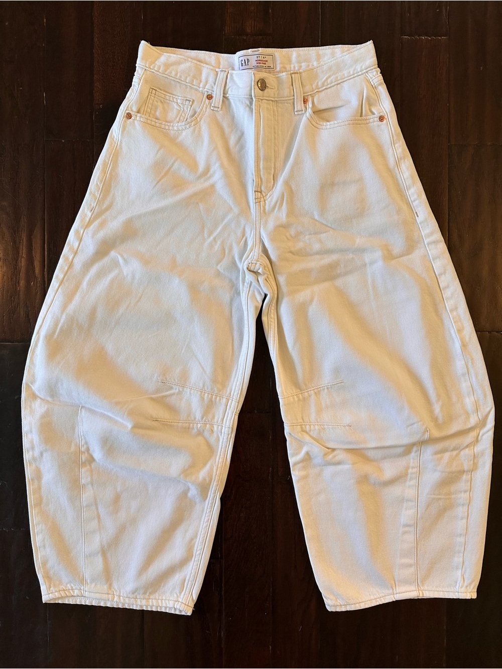 GAP Women’s High Rise Ultrasoft Horseshoe Jeans. 27 Petite. NEW.